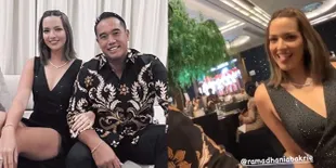 Foto Nia Ramadhani dan Ardi Bakrie Kondangan, Gaunnya Belahan Tinggi dan Lucu Saat Colek Suami