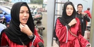 FOTO: Nikita Mirzani Ungkap Dipo Malah ke Club Saat Azka Operasi