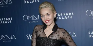 FOTO: Nyata, Inilah Bukti Bila Miley Cyrus Memang Liar dan Nakal!
