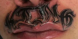  FOTO: 'Oh Nay', Ini Adalah Galeri Tattoo di Bibir Paling Buruk