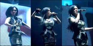 FOTO: Pakai Dress Ketat, Syahrini Goyang Ajak Penonton Ajeb-Ajeb!