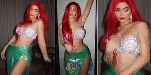 FOTO: Pakai Kostum Ariel untuk Halloween, Kylie Jenner Seksi Banget!