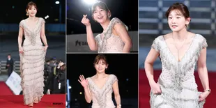 FOTO: Park So Dam di Red Carpet Blue Dragon Film Awards, Secantik Princess!
