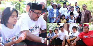 FOTO: Pemain Si Doel The Movie Sambangi Makam Almarhum Pak Tile