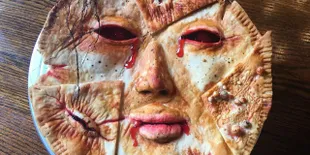 FOTO: Penjual Manisan Ini Membuat Berbagai Macam Desserts Seram!