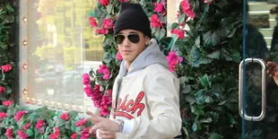 [FOTO] Pergi Jauh ke Islandia, Justin Bieber Berenang di Air Es!