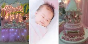 FOTO: Pesta Satu Bulanan Baby Nastusha, Istana Kue Serba Pink!