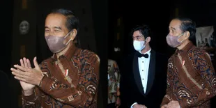 Foto Presiden Jokowi di Red Carpet FFI 2021, Karismanya Nggak Kalah dengan Aktor