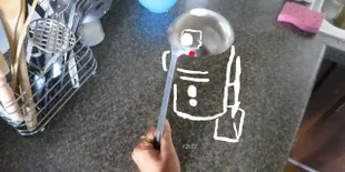 FOTO: Pria Ini Membuat Karakter Star Wars Dari Alat-Alat di Dapur