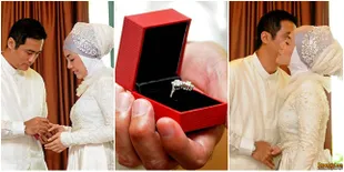 Foto Prosesi Pemberian Cincin Adjie Pangestu Pada Bella Shofie