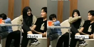 Foto Putri Delina Bareng Dua Adiknya, Bercanda dengan Rizwan dan Ferdy yang Kelihatan Nggak Semangat Jadi Sorotan