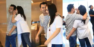 FOTO: Raffi Ahmad - Nagita Slavina, Bisik-Bisik Romantis Berdua