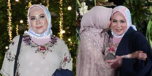 FOTO: Raffi Tak Hadir di Resepsi Bella, Begini Kata Melly Goeslaw