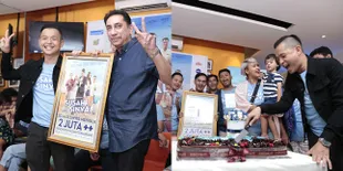 FOTO Raih 2 Juta Penonton Lebih, Ini Syukuran Cast 'SUSAH SINYAL'