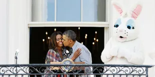 FOTO: Rayakan Paskah, Presiden Obama Selalu Ditemani Kelinci Ini
