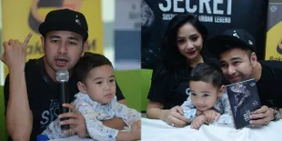 FOTO Rilis Novel, Manisnya Raffi & Gigi Kompak Cium Pipi Rafathar