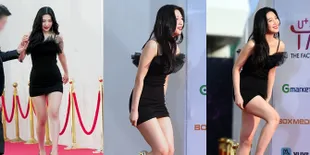FOTO: Rok Joy Red Velvet Kelewat Pendek, Jadi Nggak Nyaman Tampil