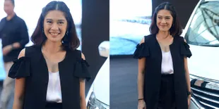 FOTO: Saat Mau Beli Mobil, Ini Hal Yang Diperhatikan Dian Sastro