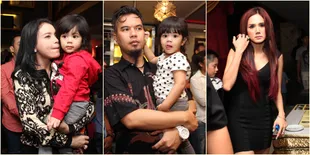 Foto Safeea Bermanja-Manja Dengan Para Selebriti di Karaoke Dhani