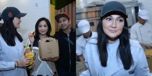 FOTO: Saling Bayar Setengah, Luna Maya Bisnis Bareng Raffi Ahmad!