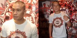FOTO: Samuel Rizal & Mantan Istri Kompak Hadiri Lulusan Sang Anak