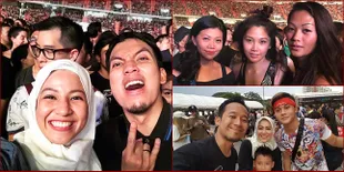 FOTO: Sederet Artis Tanah Air Terbang ke Bangkok Demi Coldplay