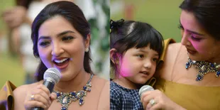 FOTO Sedih Tinggalkan Anak-Anak, Ashanty Temani Anang ke Polandia
