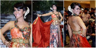 Foto Seksi Julia Perez Dengan Busana Tradisional