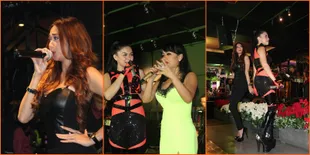 Foto Seksi Trio Semok ala Julia Perez - Aura Kasih dan Vicky Shu
