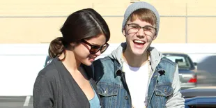 Foto Selfie Selena Gomez Ini Bakal Bikin Justin Bieber Gigit Jari