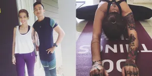 FOTO: Sheila Marcia Yoga Demi Kesembuhan Pasca Kecelakaan