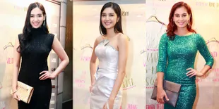 FOTO: Stunning! Gaya Glamor Para Seleb Hadiri Acara Fashion Show