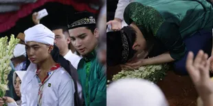 Foto Suasana Pemakaman Ustaz Arifin Ilham, Alvin Faiz Bersujud