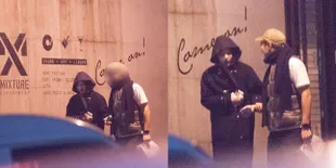 FOTO: Sulli Ketahuan Jalan Bareng Pria Lain di Hari Valentine