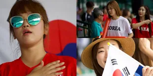 FOTO: Suporter Cantik Korea Curi Perhatian di Bisbol Asian Games
