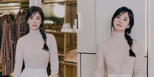 Foto Terbaru Song Hye Kyo dengan Celana Pendek dan Rambut Dikepang, Anak Muda Banget!