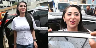 FOTO Tolak Jadi Duta Tertib Busway Dewi Perssik Merasa Tak Pantas