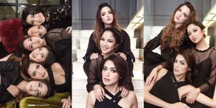 Foto Tumpuk Ala Nia Ramadhani & Girlsquad, Jadi Friendship Goal 