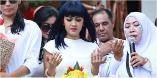 FOTO Ultah Julia Perez, Hangat Serba Putih & Dihadiri Teman Artis