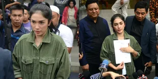 FOTO: Ussy Sulistiawaty Melaporkan 10 Akun yang Merundung Anaknya