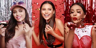 FOTO: Warna-Warni, 8 Gaya Aurel Berpose Promosikan Lip Cream-nya