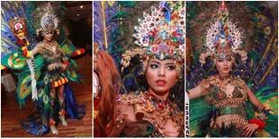 Foto Whulandary Herman - Reog Ponorogo di Miss Universe 2013