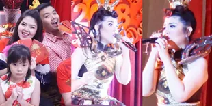 FOTO: Yuk Intip Sama-Sama Suasana Imlek di Keluarga Tina Toon