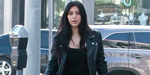 Frontal! Kim Kardashian - Kendall Jenner Adu Bugil
