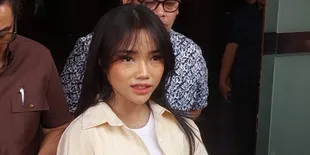 Fuji Rugi Miliaran Rupiah karena Mantan Admin: Mau Kerja Apa Buat Balikin Segitu?