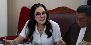 Gaji Reza Gladys Disebut Tembus 6,7 Miliar, Nikita Mirzani Minta Audit Dugaan Pencucian Uang