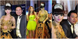 Galeri Foto Bahagia Zaskia Gotik Dilamar Pengusaha