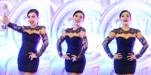 Gaun Hitam Secantik Putri Raja, Ini Foto Syahrini Kalahkan Agnes