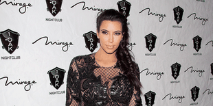 Gaun Ketat Inilah Yang Bikin Kim Kardashian Makin Seksi