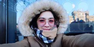 Gaya Kece & Fashionable Angel Karamoy Saat Liburan Keliling Eropa